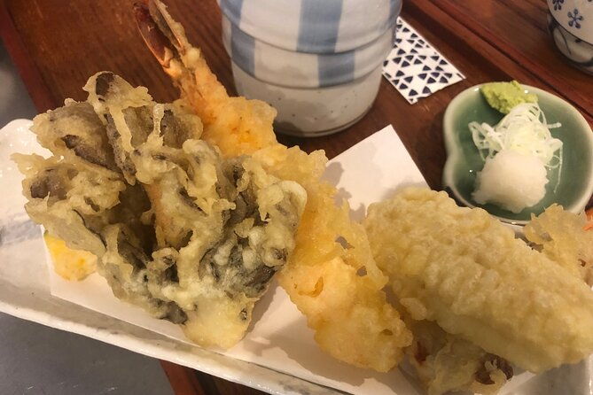 a-japanese-food-experience-plan-in-sapporo-where-you-can-enjoy-tempura-and-3-types-of-hokkaido-only-sake-along-with-a-soba-making-experience