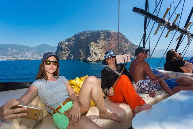 alanya-pirate-yacht-tour-legend-big-kral-from-side-alanya