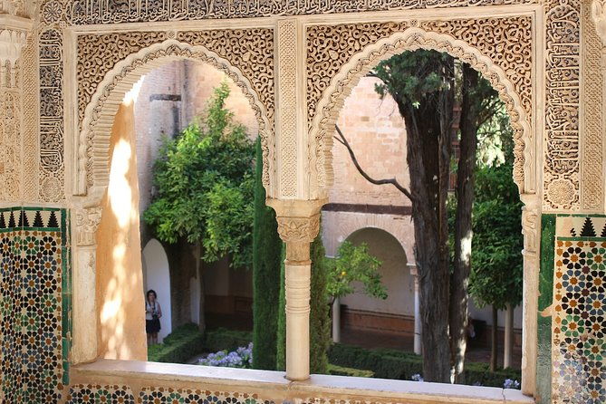 alhambra-generalife-skip-the-line-premium-tour-including-nasrid-palaces