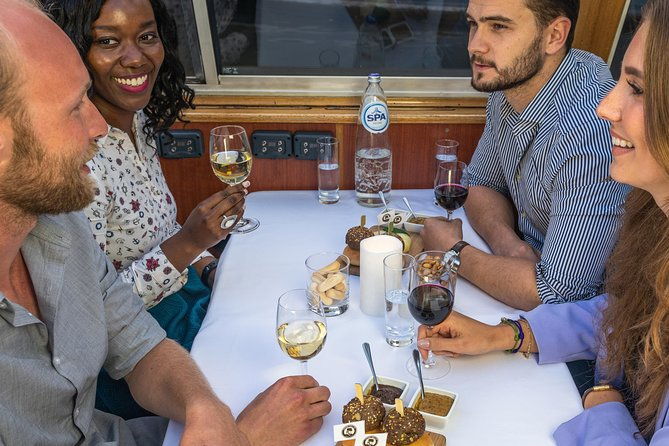 amsterdam-wine-and-cheese-evening-cruise