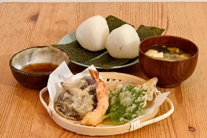 arashiyama-veggie-kitchen-hands-on-tempura-riceboll-cooking
