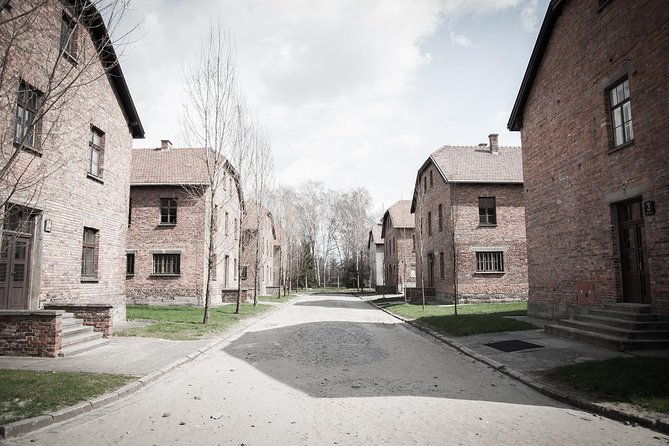 auschwitz-birkenau-guided-tour-from-krakow-private-chauffeur
