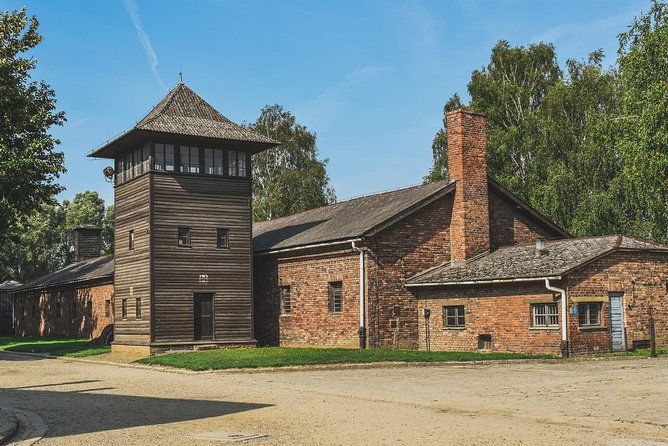 auschwitz-birkenau-live-guide-tour-entrance-ticket
