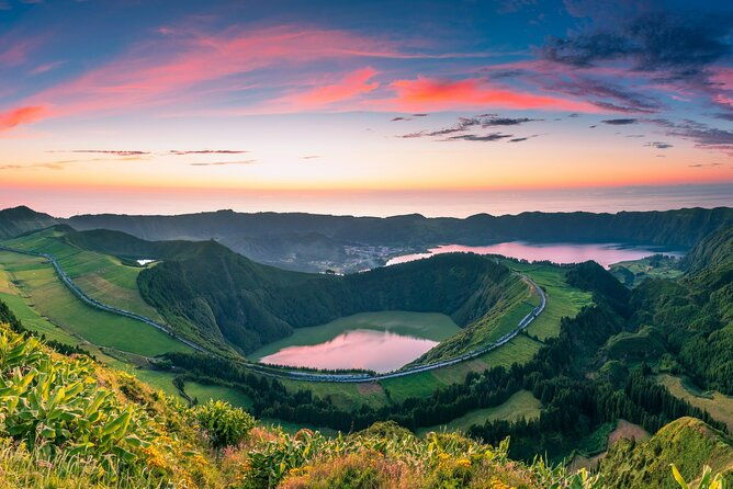 azores-explore-the-dramatic-crater-of-sete-cidades