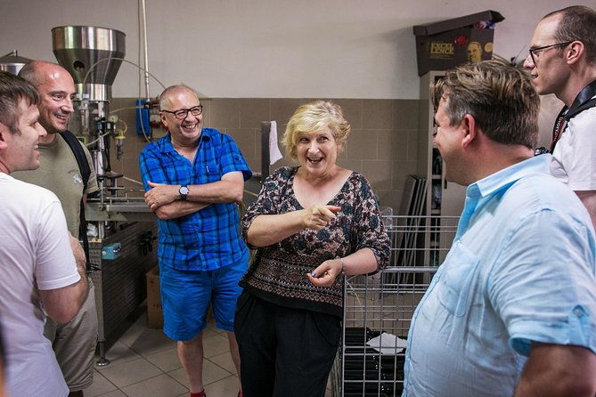 balsamic-vinegar-olive-oil-and-organic-winery-tour-in-assisi-with-tasting
