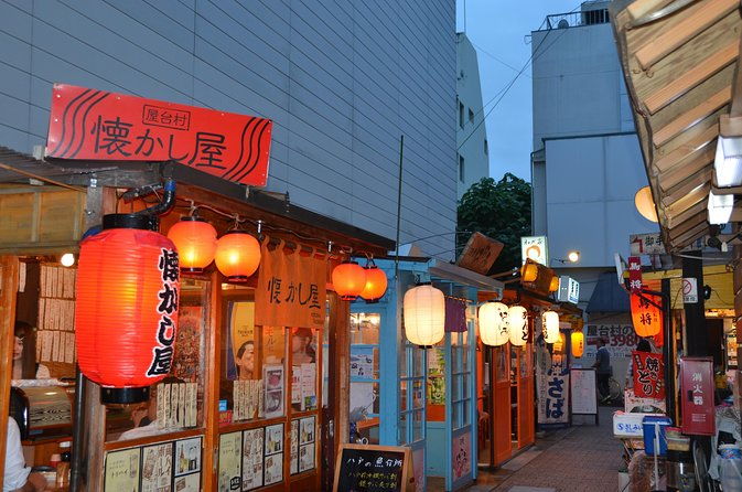 bar-hopping-with-local-food-with-a-guide