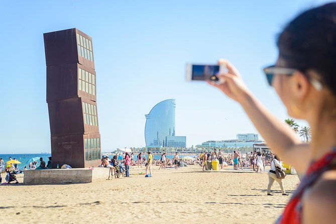 barcelona-e-bike-small-group-tour-with-tapas-wine-tasting