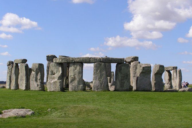 bath-and-stonehenge-day-tour-from-southampton