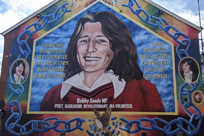 belfast-political-murals-street-art-and-peace-wall-small-group-walking-tour