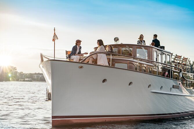 berlin-boat-sightseeing-tour-on-electrified-vintage-yacht
