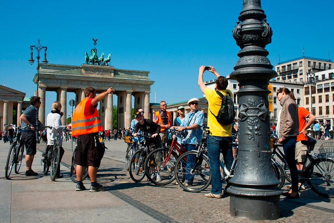 berlin-highlights-sightseeing-bike-tour-in-small-groups