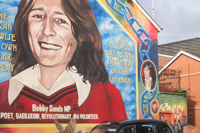 black-taxi-mural-tour-like-a-local