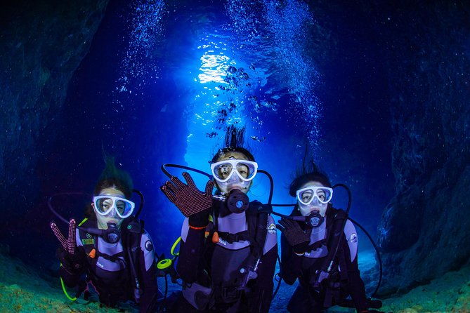 blue-cave-experience-diving-charter-system-boat-holding-i-am-very-satisfied-with-the-beautiful-facilities-of-the-shop