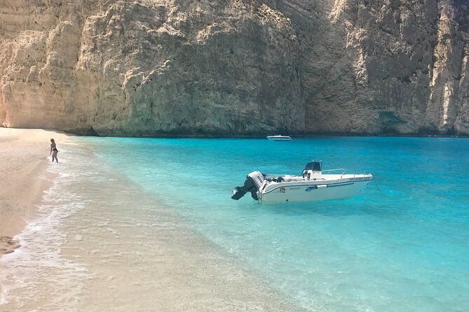 boat-cruise-to-navagio-shipwreck