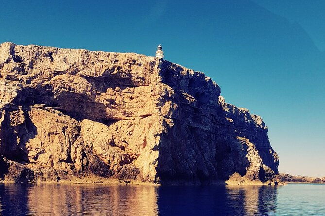 boat-trip-through-the-coves-of-northern-menorca-from-fornells