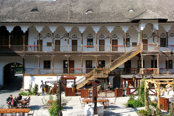 bucharest-highlights-walking-tour