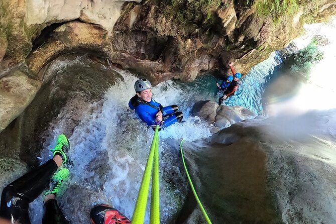 canyoning-adventure-rio-verde-in-granada