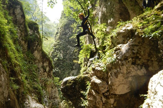 canyoning-in-nevidio-canyon