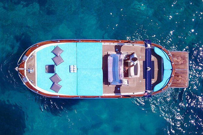 capri-excursion-in-a-private-boat