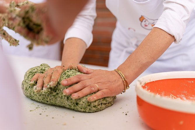 cesarine-small-group-pasta-and-tiramisu-class-in-varenna