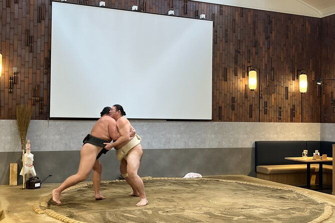 challenge-with-sumo-wrestlers-with-dinner-in-tokyo