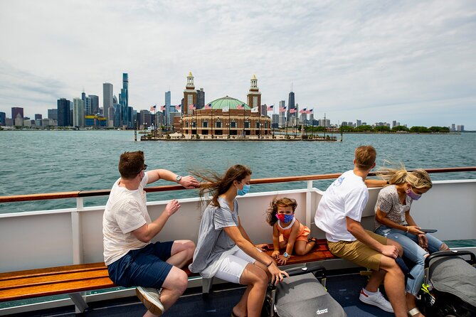 chicago-lake-and-river-architecture-tour
