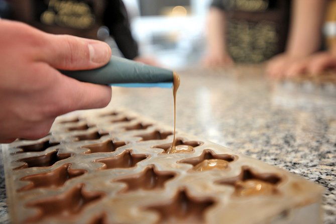 chocolate-workshop-at-choco-story-brugge