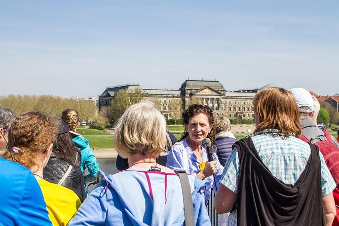 city-tour-and-castle-tour-with-green-vaults-parade-rooms-and-much-more