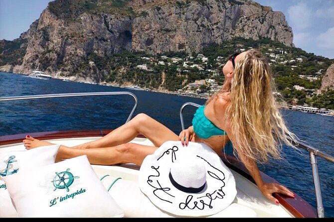 complete-private-guided-three-hour-tour-on-the-capri-coast