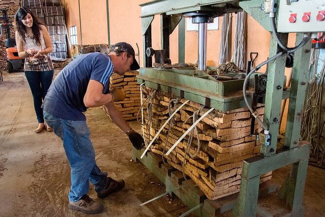 cork-factory-tour-cork-shop
