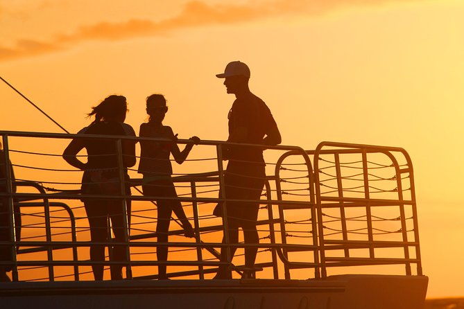 deluxe-na-pali-sunset-tour-on-the-lucky-lady