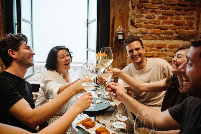 devour-madrid-small-group-evening-tapas-wine-tour