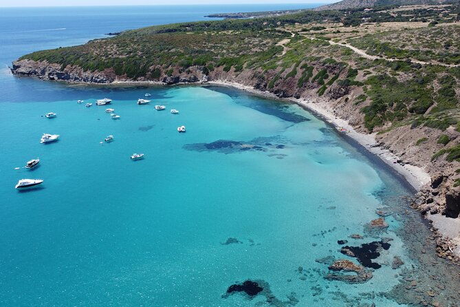 discover-the-secrets-of-the-island-of-santantioco-by-kayak