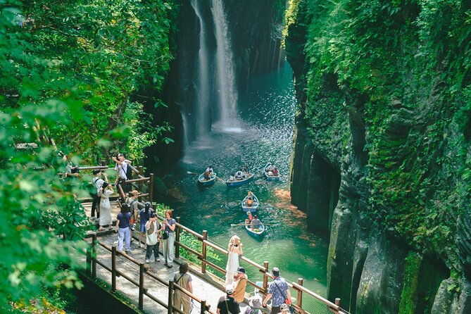 divine-footsteps-anime-locations-takachiho-one-day-bus-tour