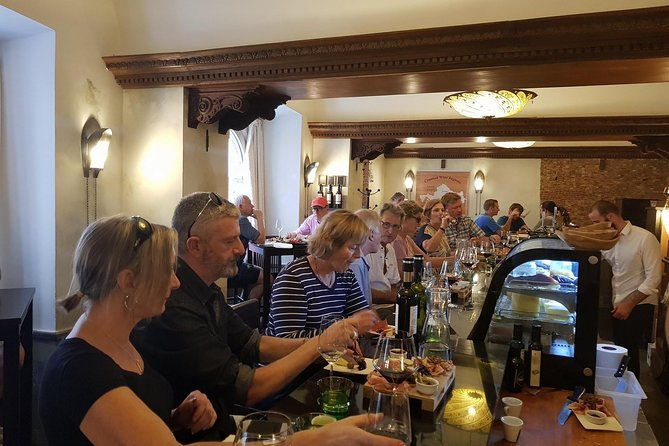 dubrovnik-old-town-food-tour-small-group-experience