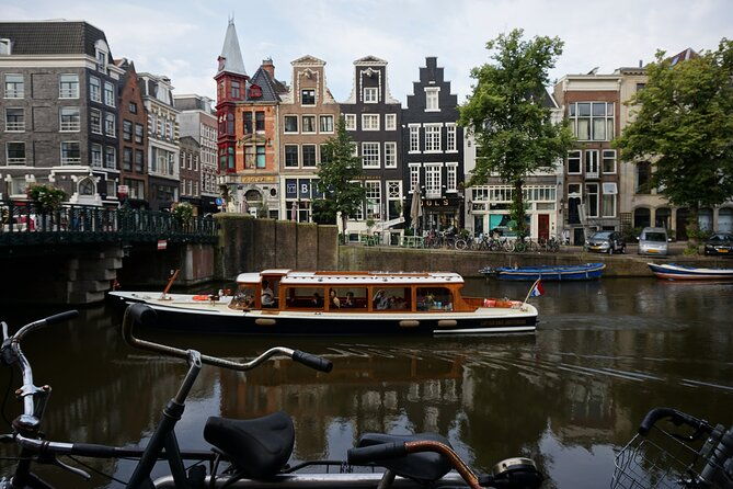 early-morning-canal-cruise-amsterdam