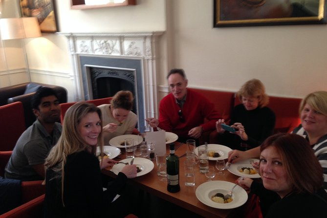 edinburgh-food-drink-tour-with-eatwalk-tours