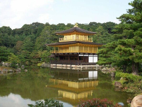 enjoy-kyoto-in-style-with-a-minivan-guide