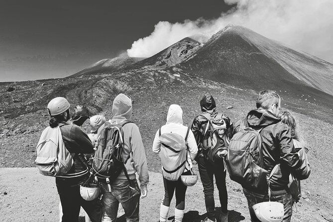 etna-excursion-3000-meters-with-4x4-cable-car-and-trekking