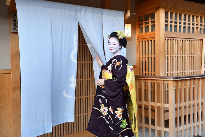 experience-authentic-gion-geisha-maiko-cultural-tour