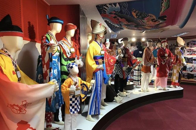experience-the-energy-of-kochi-sunday-market-tour-includes-kochi-castle