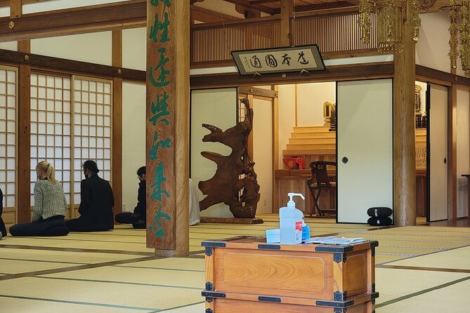 experience-zen-meditation-or-sutra-copying-and-enjoy-vegetarian-food-with-monk