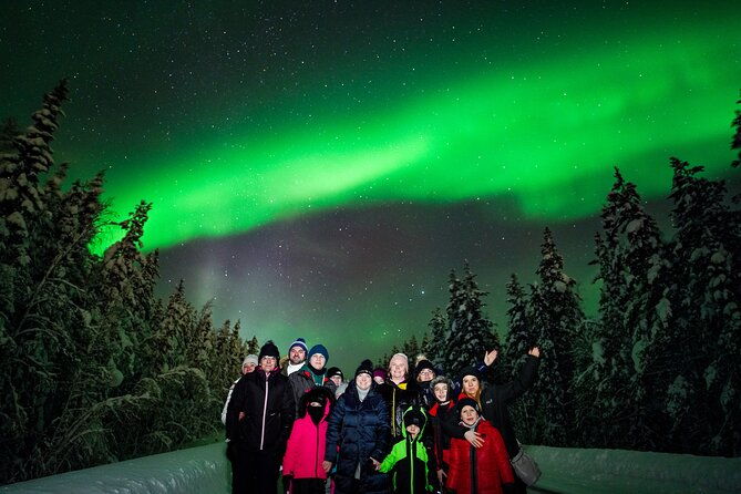 family-friendly-northern-lights-adventure-from-rovaniemi