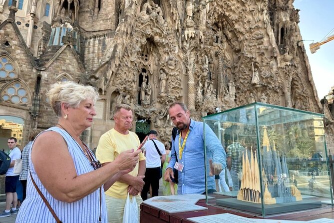 fast-track-sagrada-familia-guided-tour