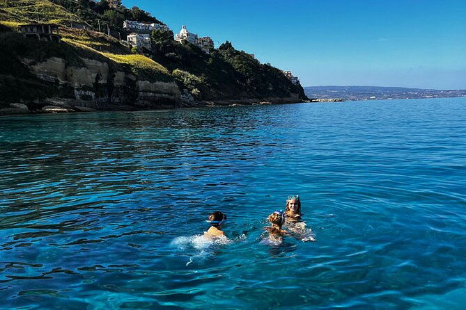 fishing-snorkelling-dolphin-boat-tour