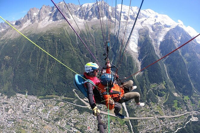 fly-in-paragliding-paragliding-experience-over-chamonix