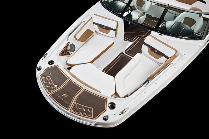 fourwinns-hd240-boat-rental-for-10-people-4-hours