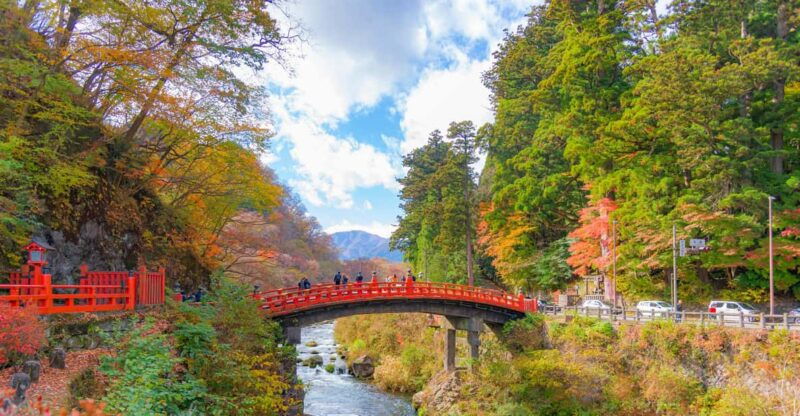 from-tokyo-nikko-toshogu-shrine-waterfall-lake-trip