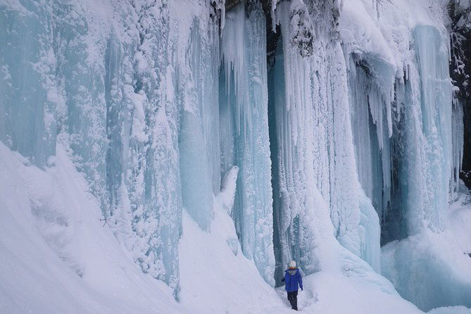 frozen-fall-trekking