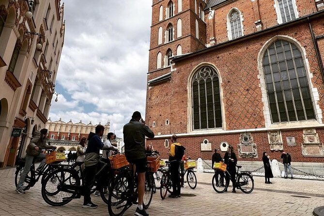 full-bike-tour-the-old-town-jewish-qtr-the-ghetto-new-bikes